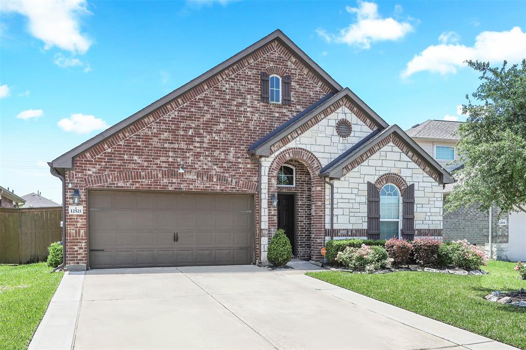 12521 Beacon Cove Drive, Texas City, Texas image 2