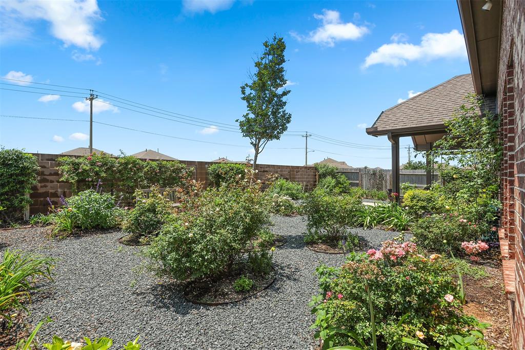 12521 Beacon Cove Drive, Texas City, Texas image 31