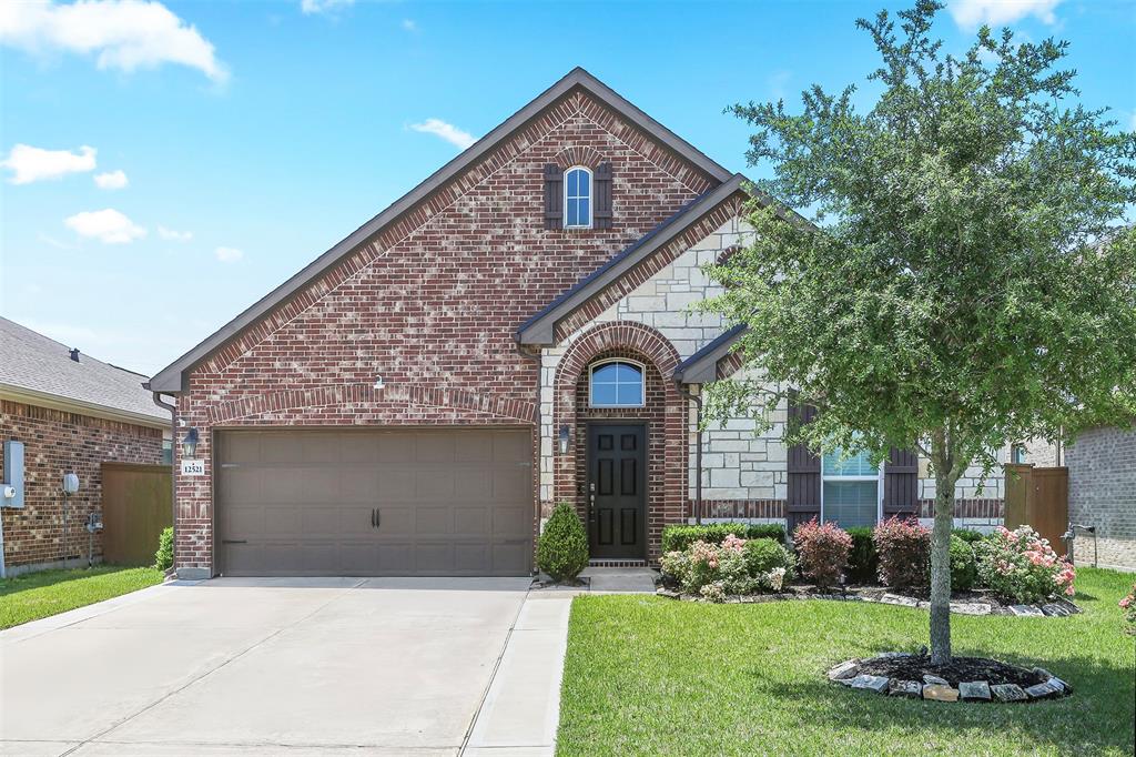 12521 Beacon Cove Drive, Texas City, Texas image 1