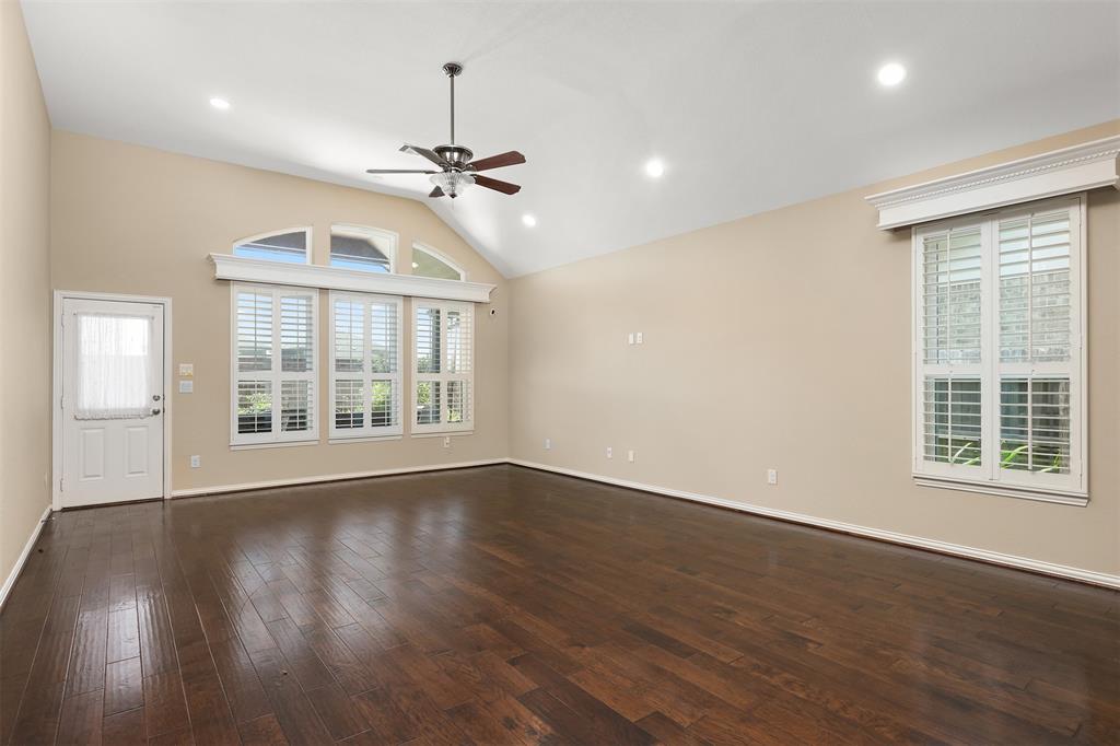 12521 Beacon Cove Drive, Texas City, Texas image 9