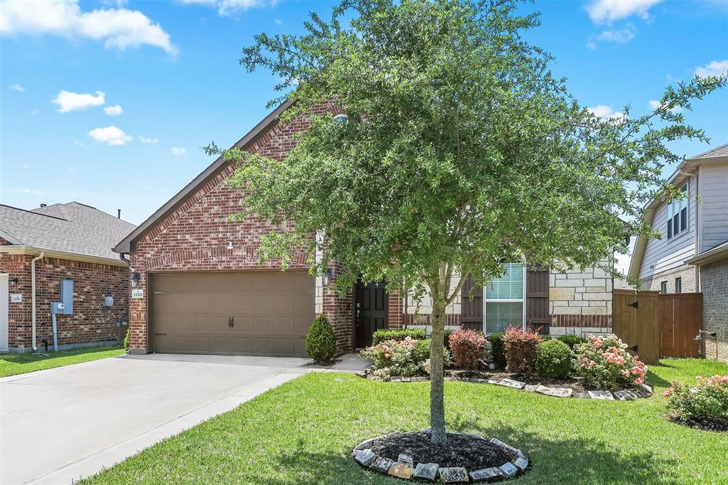 12521 Beacon Cove Drive, Texas City, Texas image 3