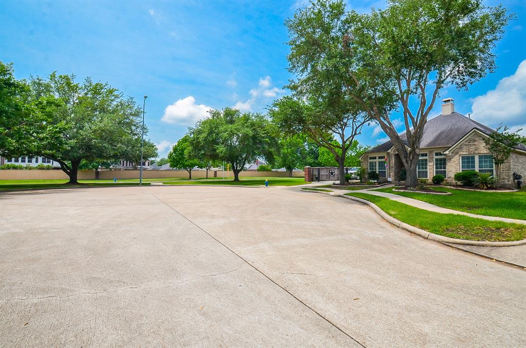 1542 Lake Pauline Court, Richmond, Texas image 30
