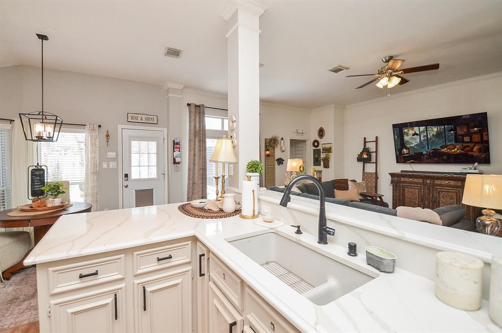 1542 Lake Pauline Court, Richmond, Texas image 15