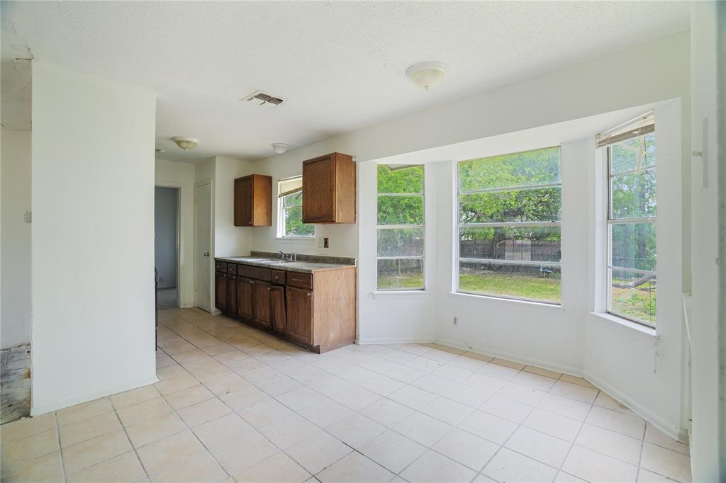 5811 Shadow Way