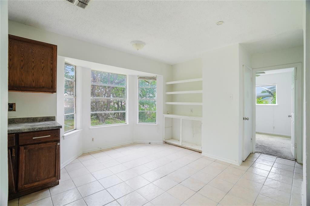 5811 Shadow Way