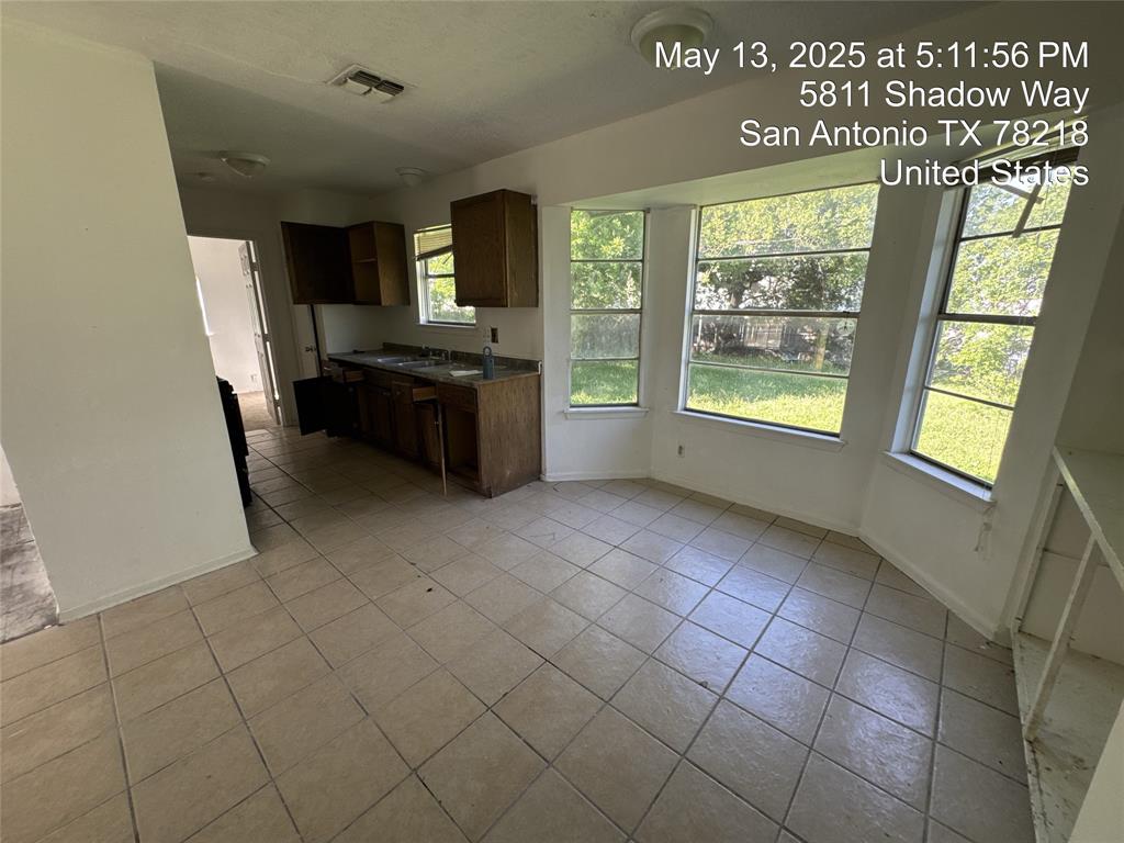 5811 Shadow Way