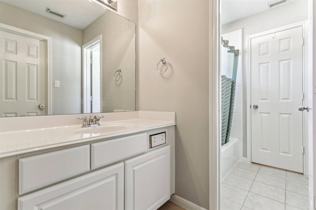 27014 Glenfield Hollow Lane, Cypress, Texas image 33