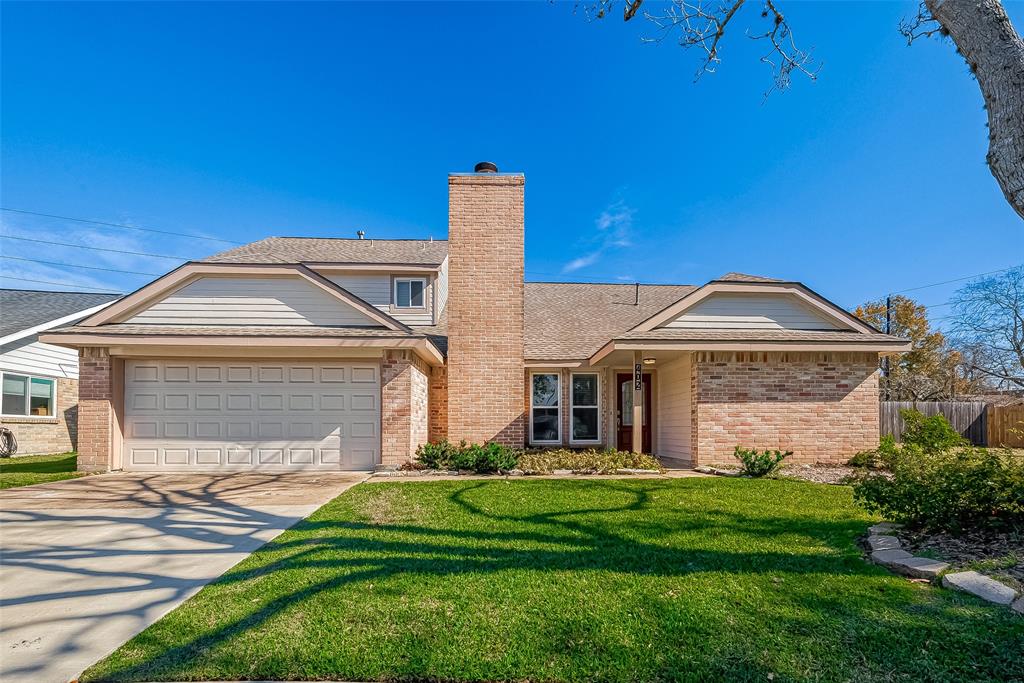 402 Muirwood Lane, Sugar Land, Texas image 2