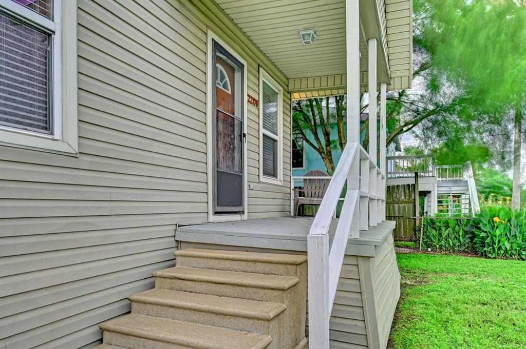 2209 Grover Avenue, Galveston, Texas image 4