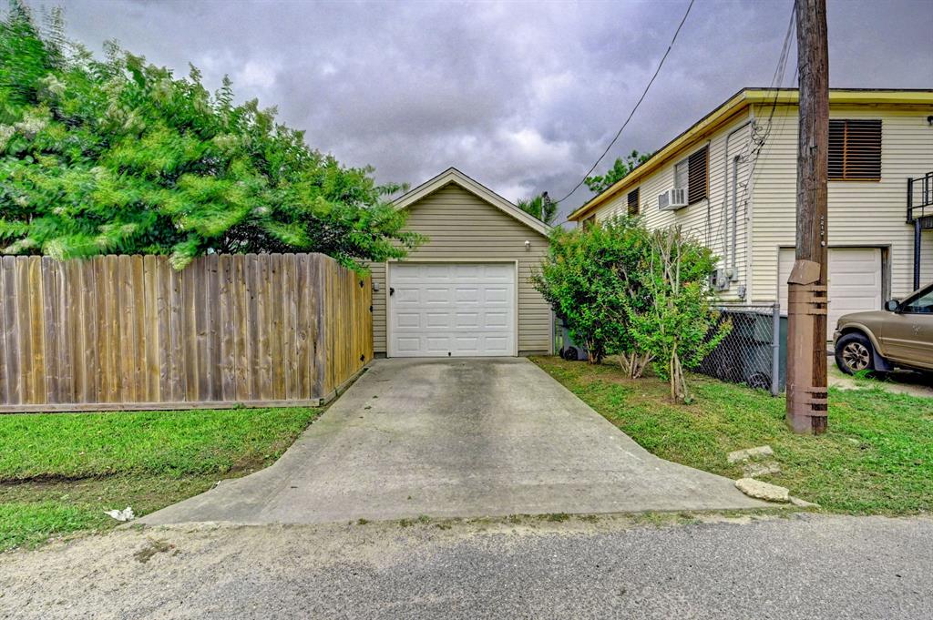 2209 Grover Avenue, Galveston, Texas image 36