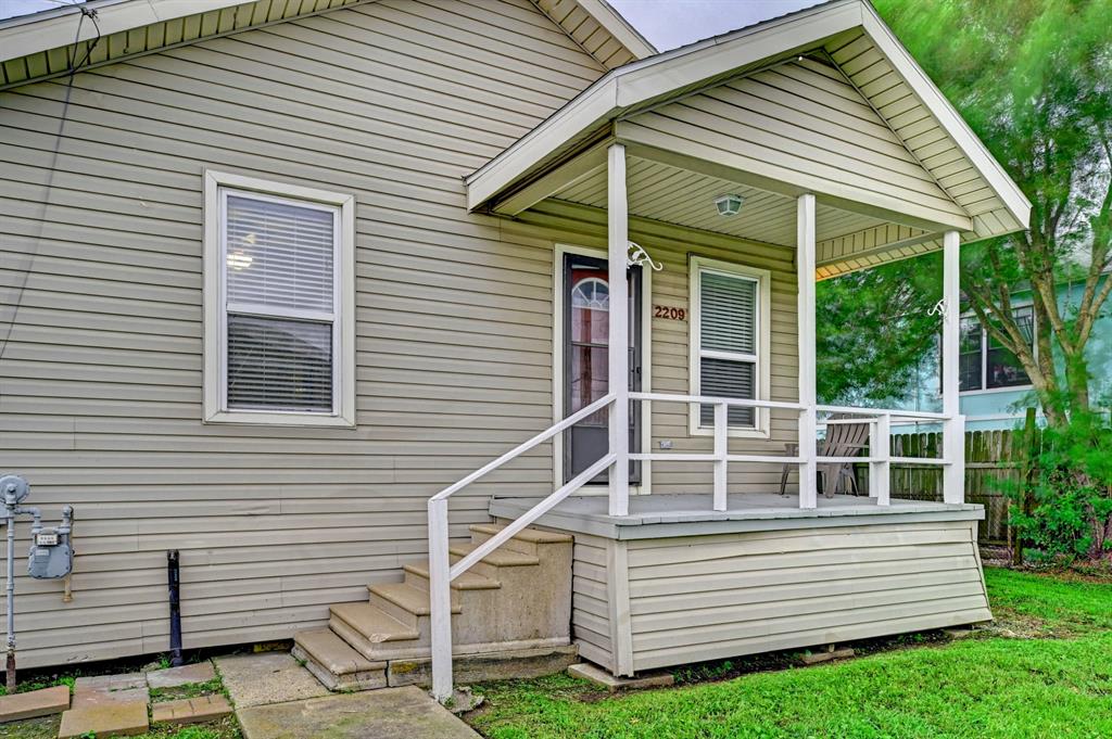 2209 Grover Avenue, Galveston, Texas image 3