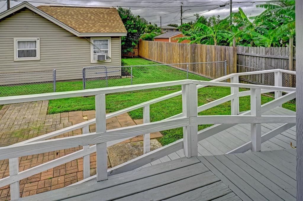 2209 Grover Avenue, Galveston, Texas image 31