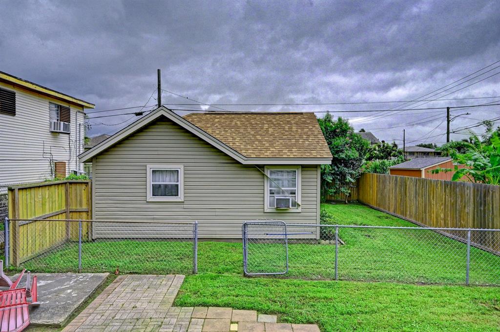 2209 Grover Avenue, Galveston, Texas image 32