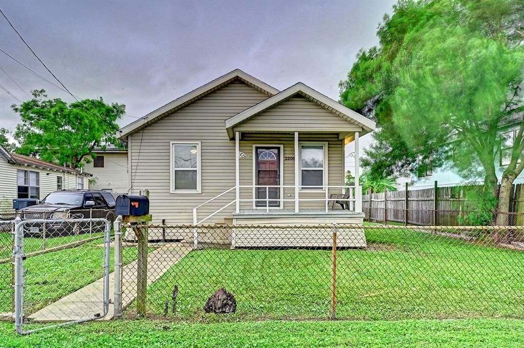 listing image 0