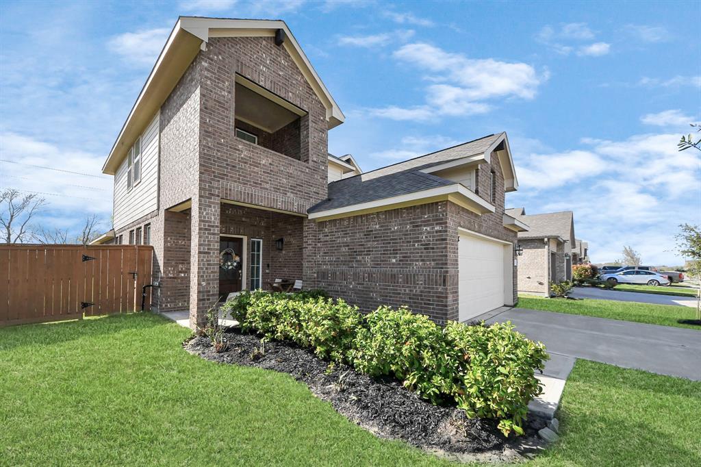 10450 Junction Peak Drive, Rosharon, Texas image 3