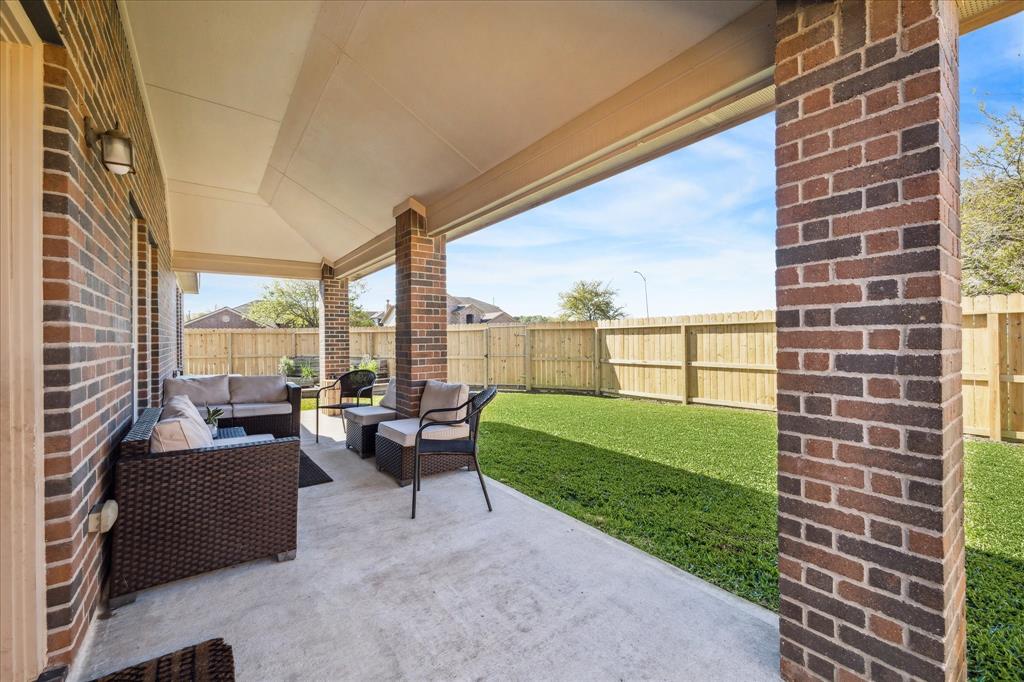 1802 Majestic Oak Drive, Pearland, Texas image 25