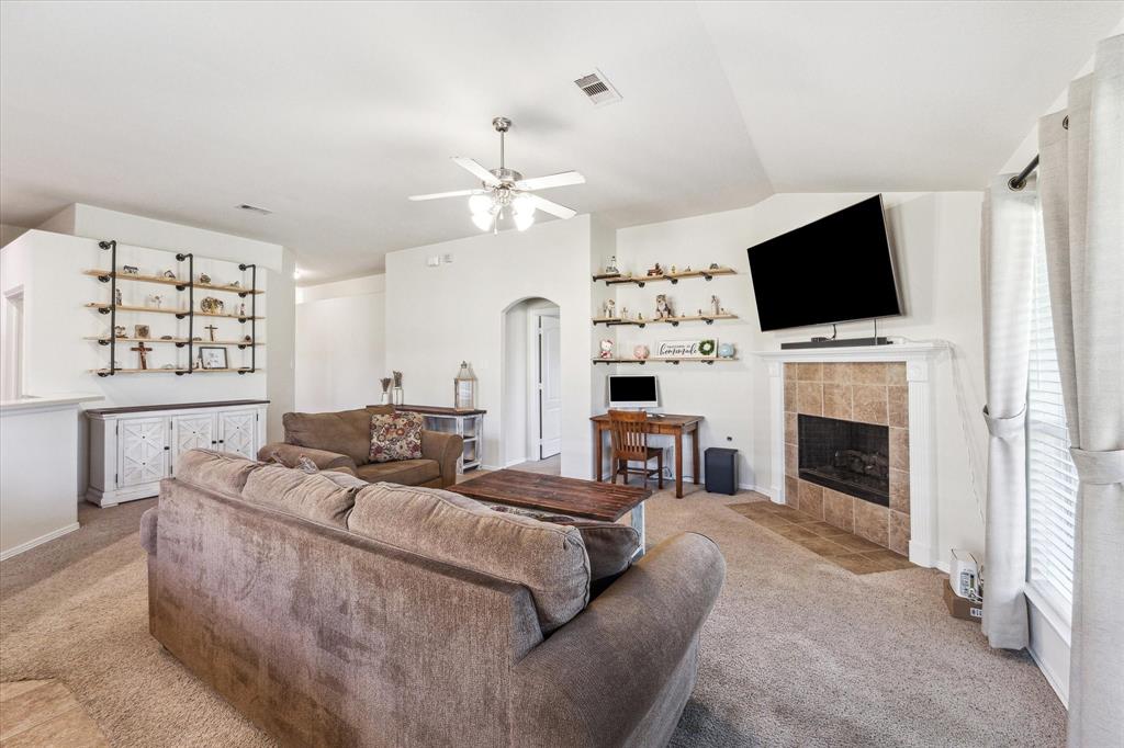 1802 Majestic Oak Drive, Pearland, Texas image 13