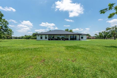 A home in Rosharon