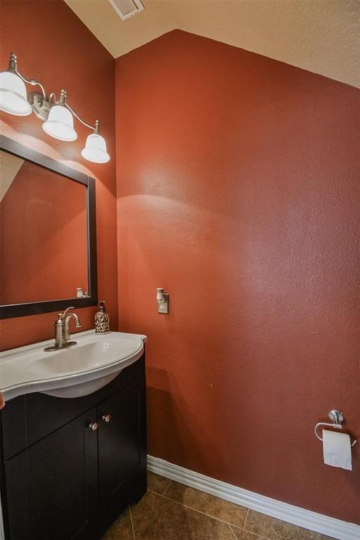 18811 Summer Anne Drive, Humble, Texas image 11