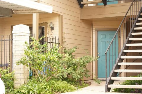 Photo of 2121 Hepburn Street #716, Houston, TX 77054 (MLS # 30231856)