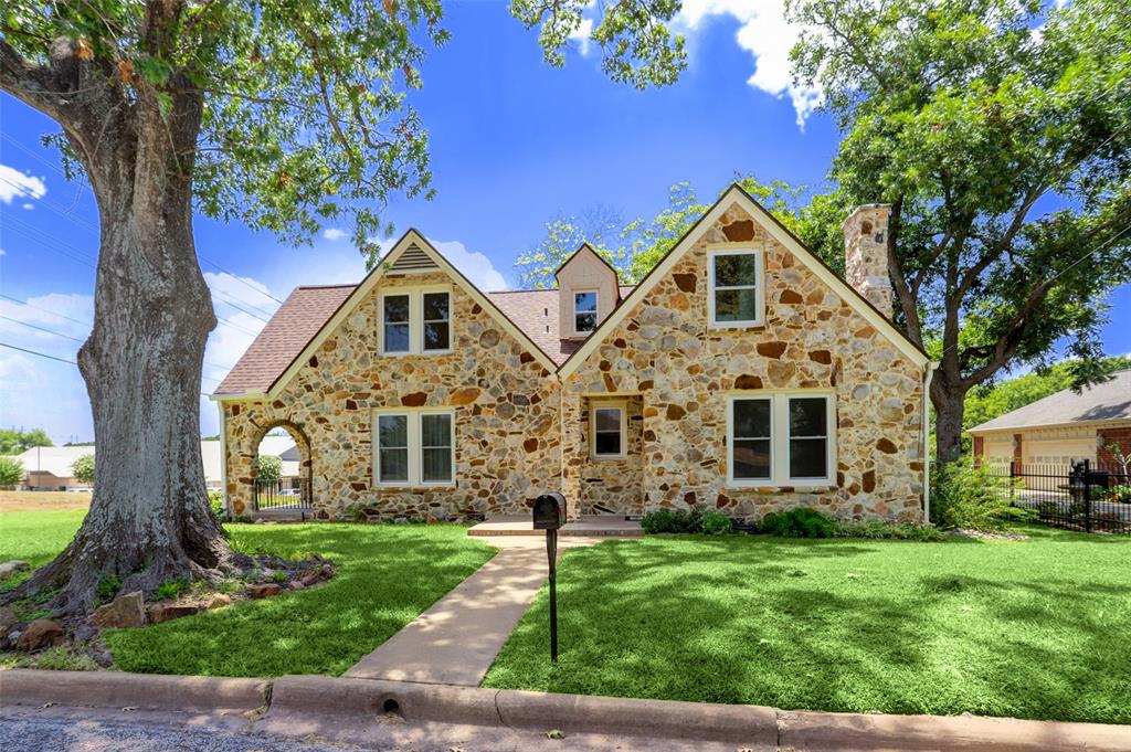 1908 S Austin Street, Brenham, Texas image 2