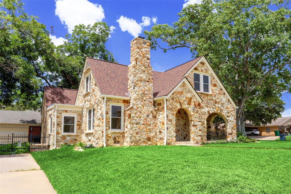 1908 S Austin Street, Brenham, Texas image 3