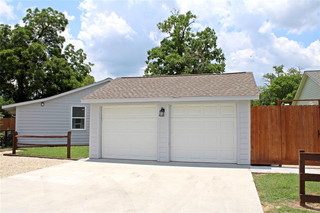 528 Prairie Street, Columbus, Texas image 25
