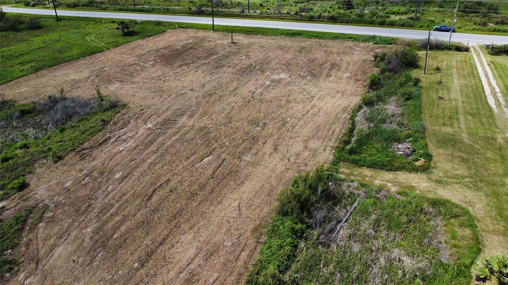 1058 Hwy 87 Lane, Gilchrist, Texas image 5