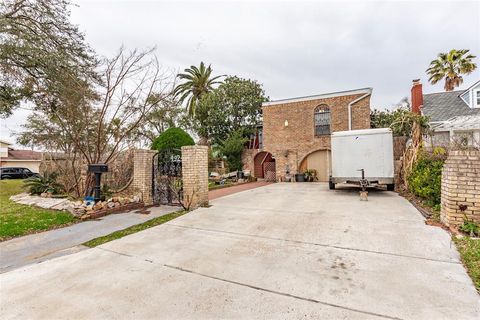 Photo of 4924 Avenue P 1/2, Galveston, TX 77551 (MLS # 26337935) Photo of 4924 Avenue P 1/2, Galveston, TX 77551 (MLS # 26337935)
