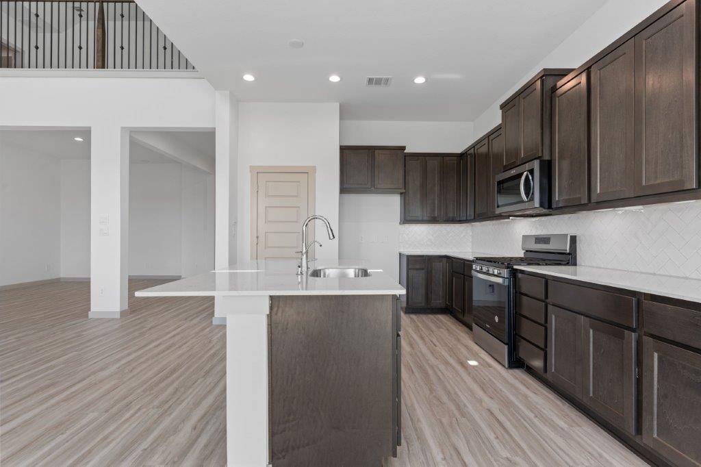 4113 Hidden Autumn, League City, Texas image 6
