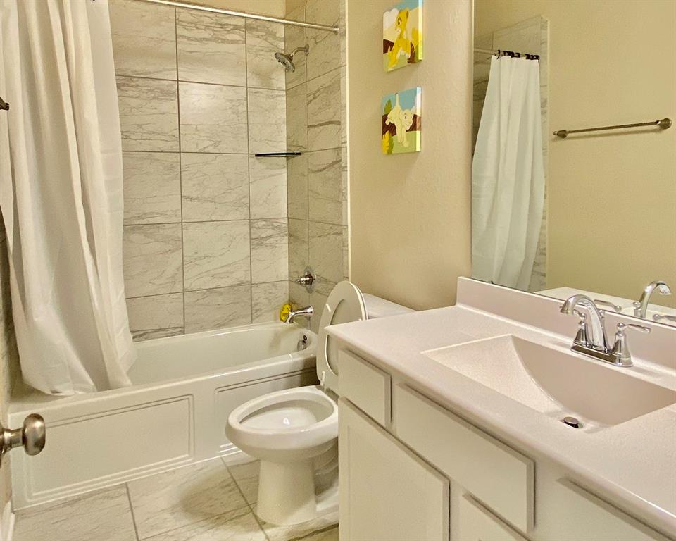 4715 Purple Fountain Drive, Rosenberg, Texas image 17