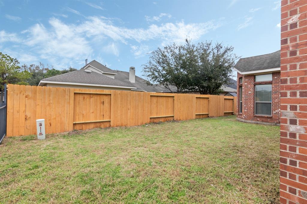 9703 Heavy Anchor Lane, Humble, Texas image 38