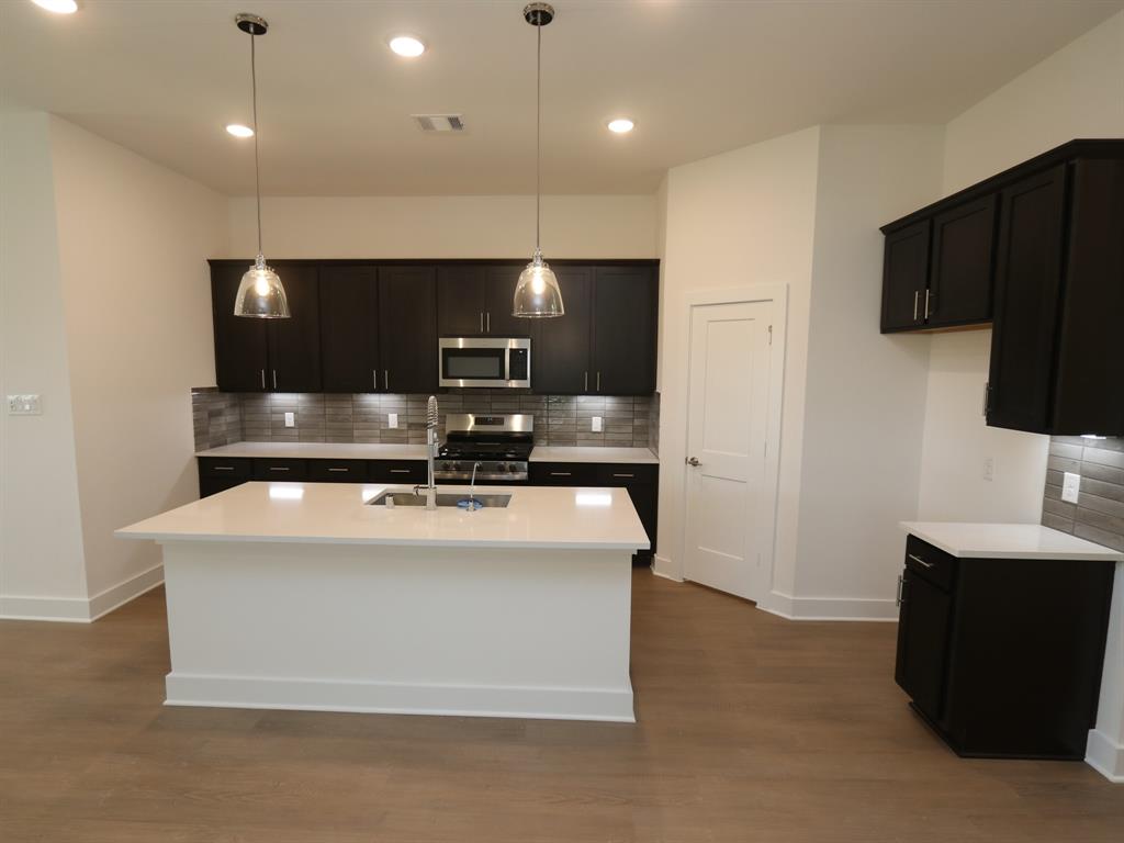 3613 Moraine Lake Drive, Santa Fe, Texas image 2