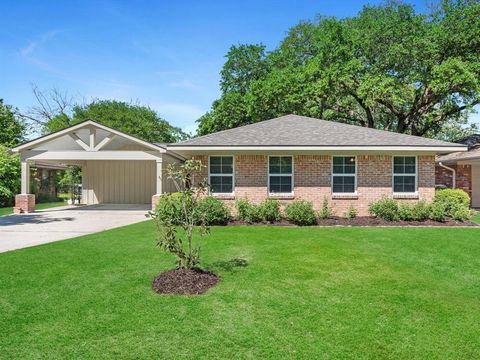 Single Family Residence in Houston TX 6206 Wister Lane.jpg
