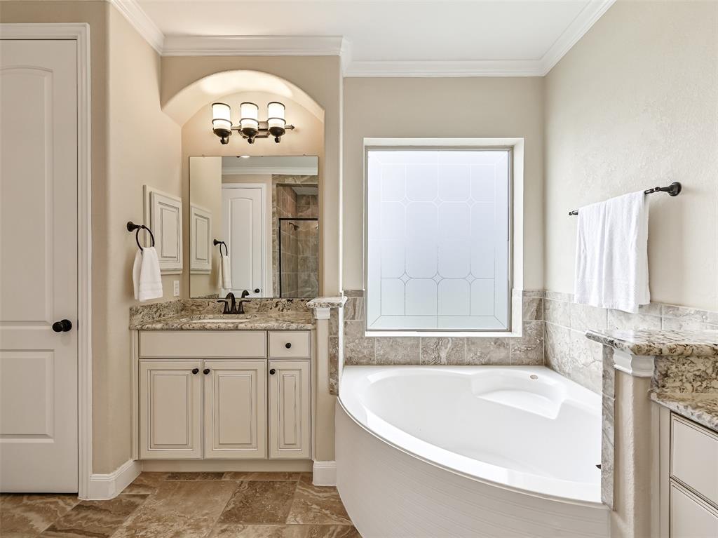 1501 Tallow Chase Court, Friendswood, Texas image 21