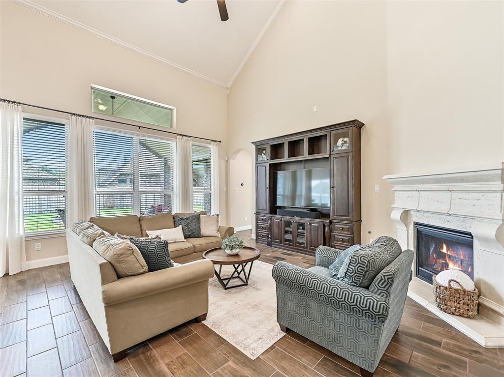 1501 Tallow Chase Court, Friendswood, Texas image 8