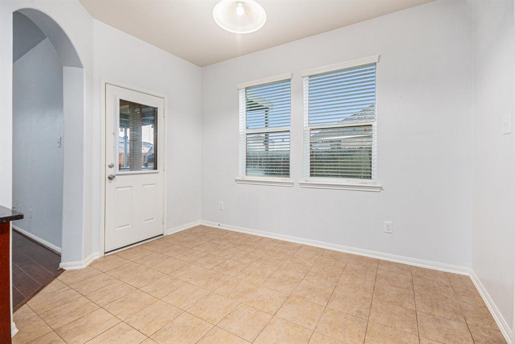 8335 Mandalay Bay Drive, Baytown, Texas image 13