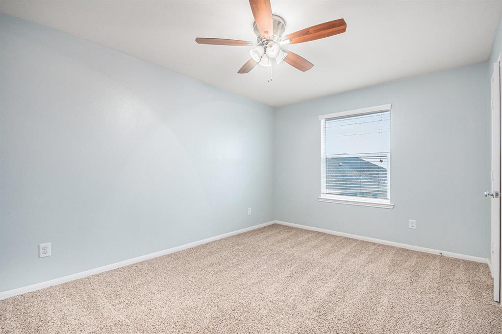 8335 Mandalay Bay Drive, Baytown, Texas image 19