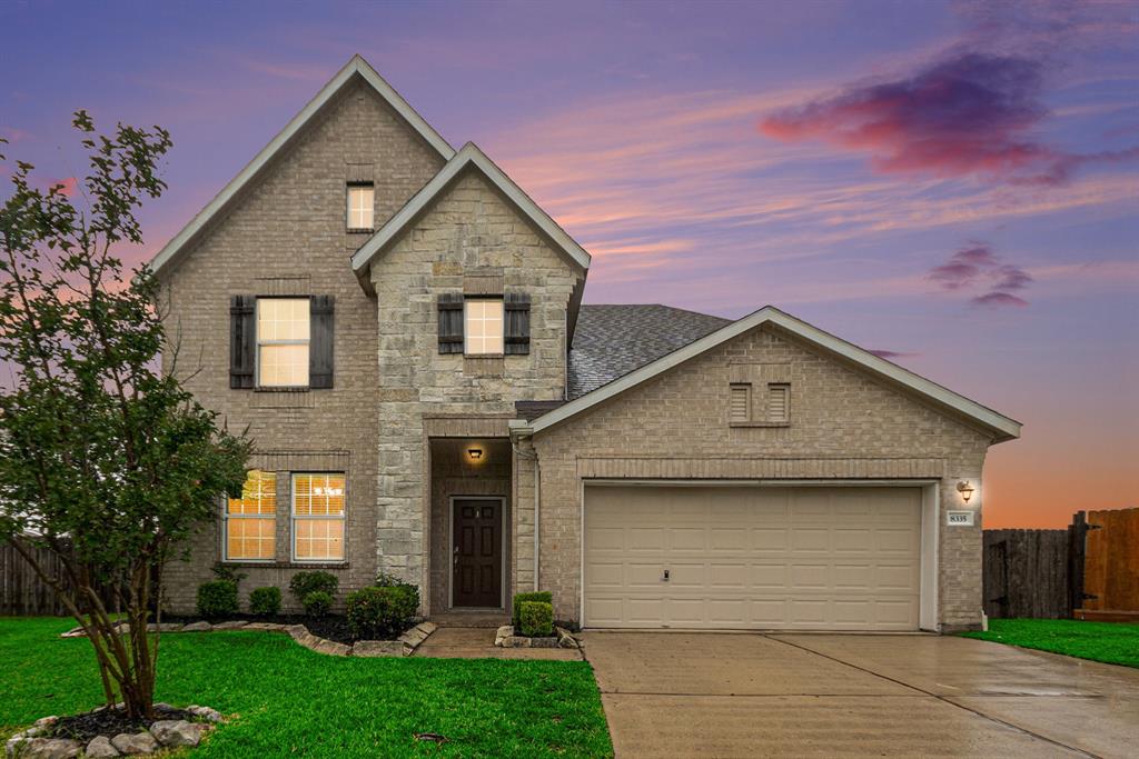 8335 Mandalay Bay Drive, Baytown, Texas image 1
