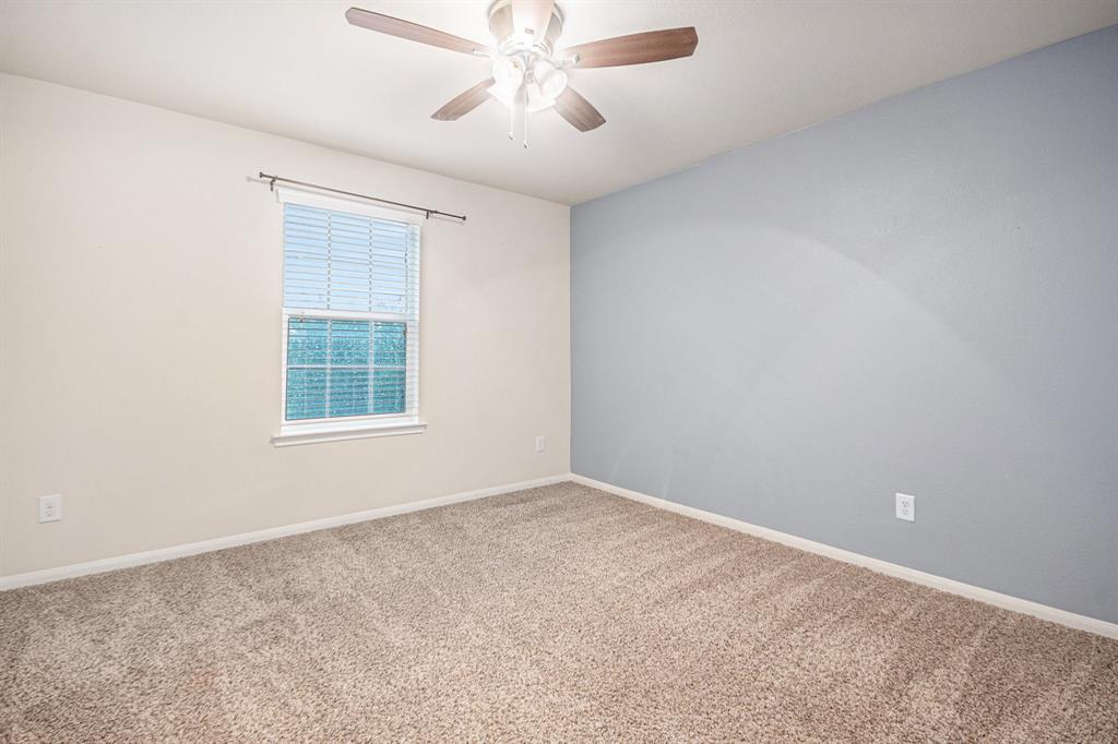 8335 Mandalay Bay Drive, Baytown, Texas image 20