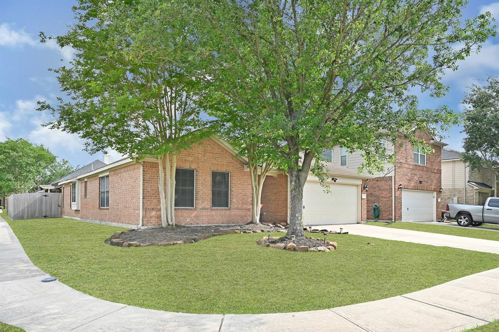 2201 Piney Wood Dr Drive, Deer Park, Texas image 2