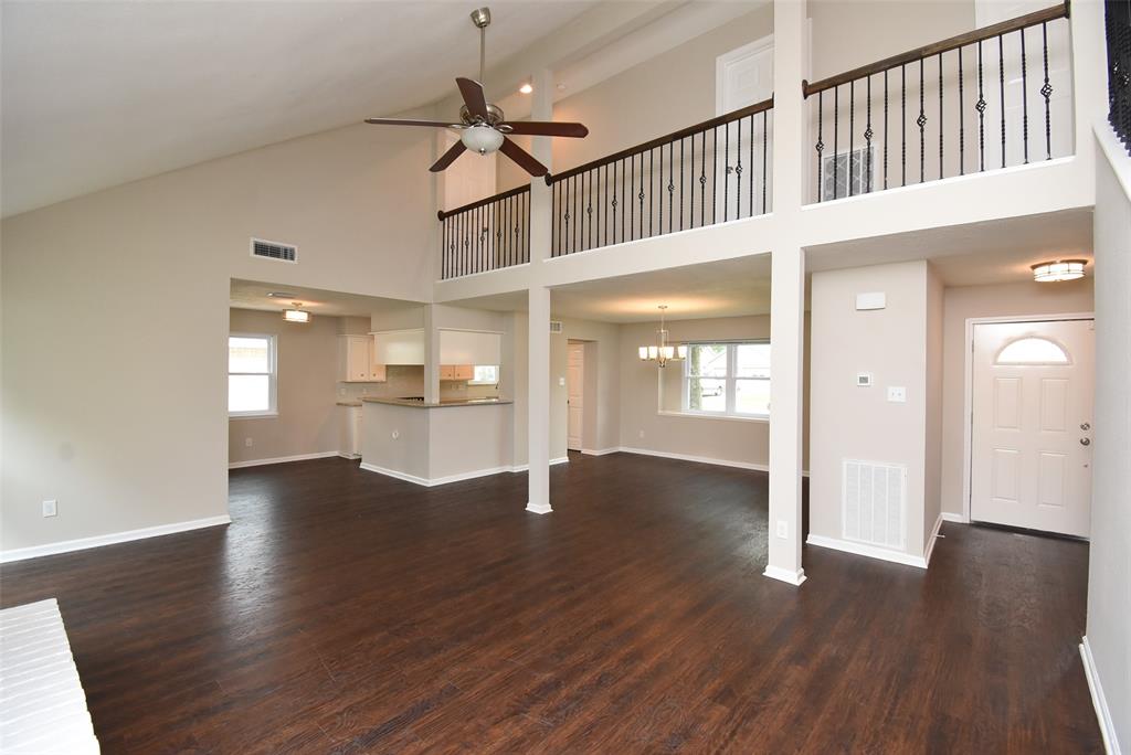 13823 Ivymount Drive, Sugar Land, Texas image 2