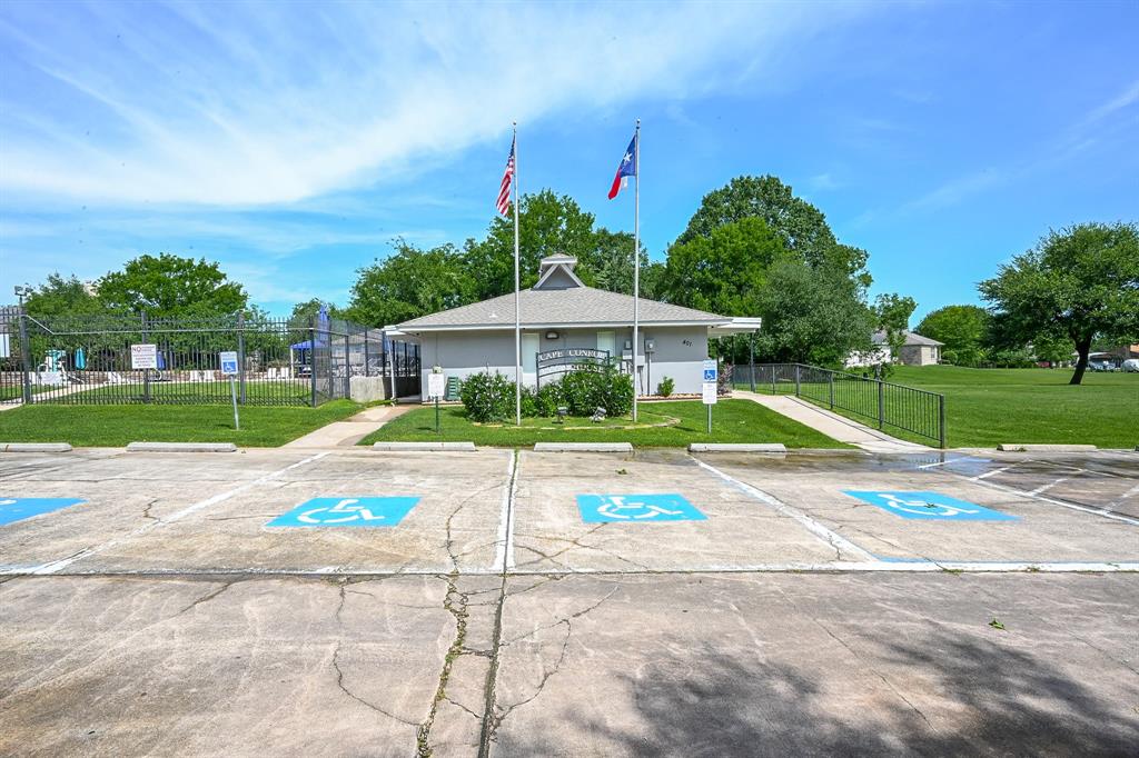 10718 Twin Circles Drive, Montgomery, Texas image 22