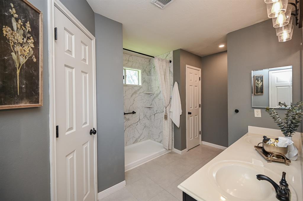 10718 Twin Circles Drive, Montgomery, Texas image 18