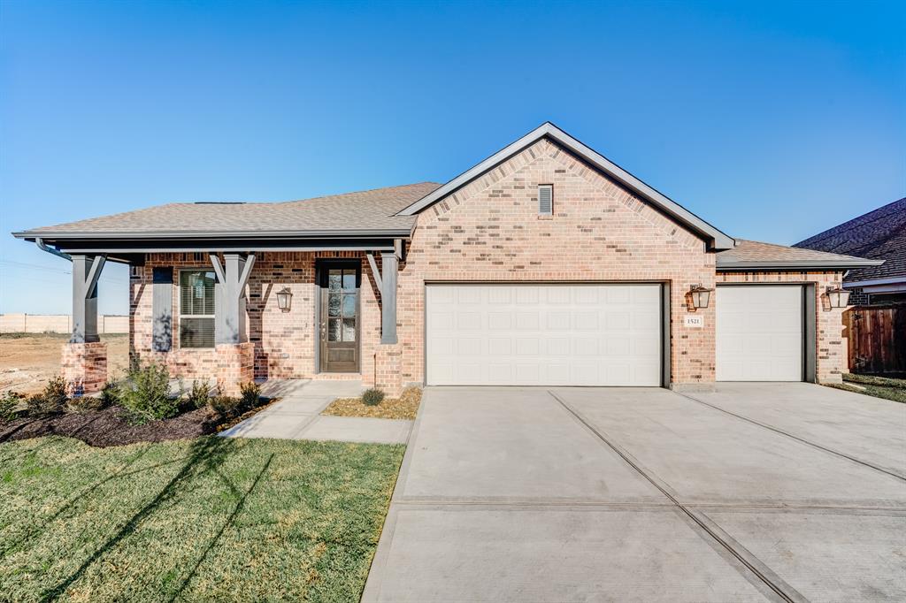 1521 Apache Heights Dr, Dayton, Texas image 1