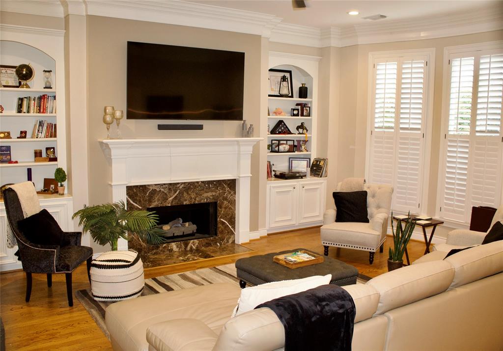 184 Oak Place Drive, Houston, Texas image 7