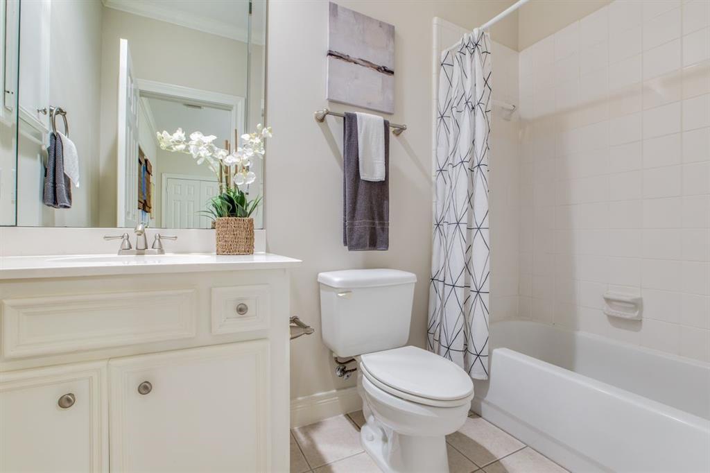 184 Oak Place Drive, Houston, Texas image 15