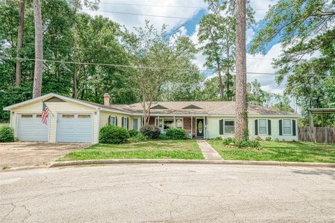 Single Family Residence in Cleveland TX 128 Circle Drive.jpg