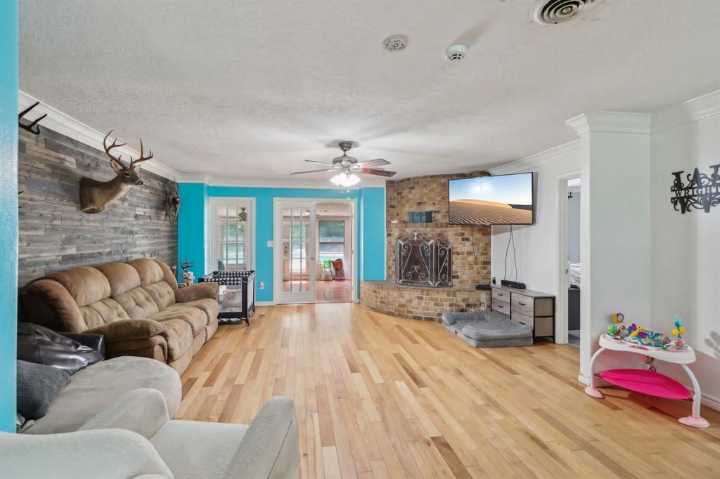9 Slover Drive, Dayton, Texas image 4