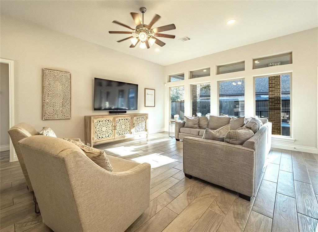 10406 Fluxus Way, Iowa Colony, Texas image 20